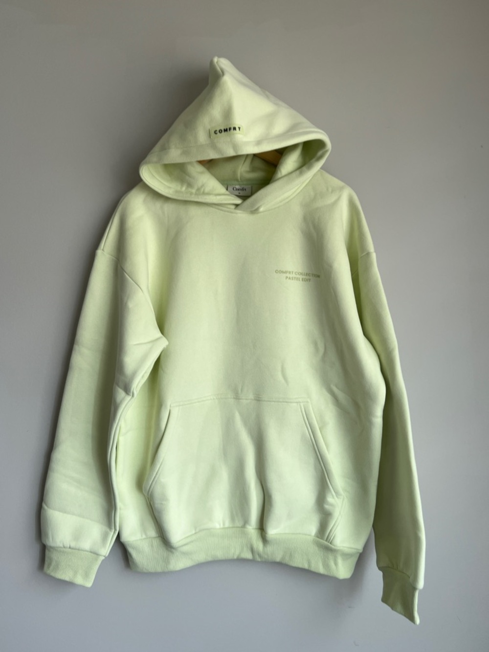 Comfrt Pastel Hoodie - Honeydew - Size M NWT